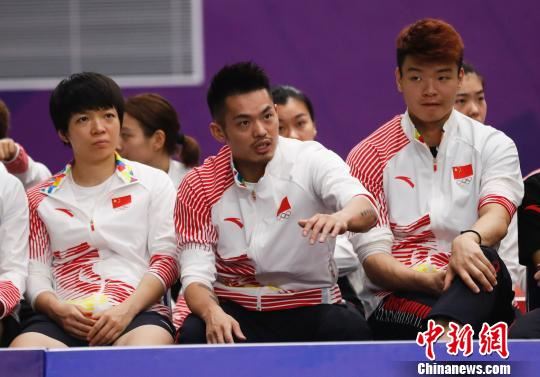 中国羽毛球男队于当地时间8月22日晚间3:1战胜东道主印尼，重夺亚运会男团金牌。图为林丹。　杜洋 摄