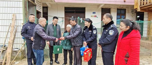 高山寒冬送暖 新春喜献祝福 福建泉州市拘留所开展迎新年慰问活动